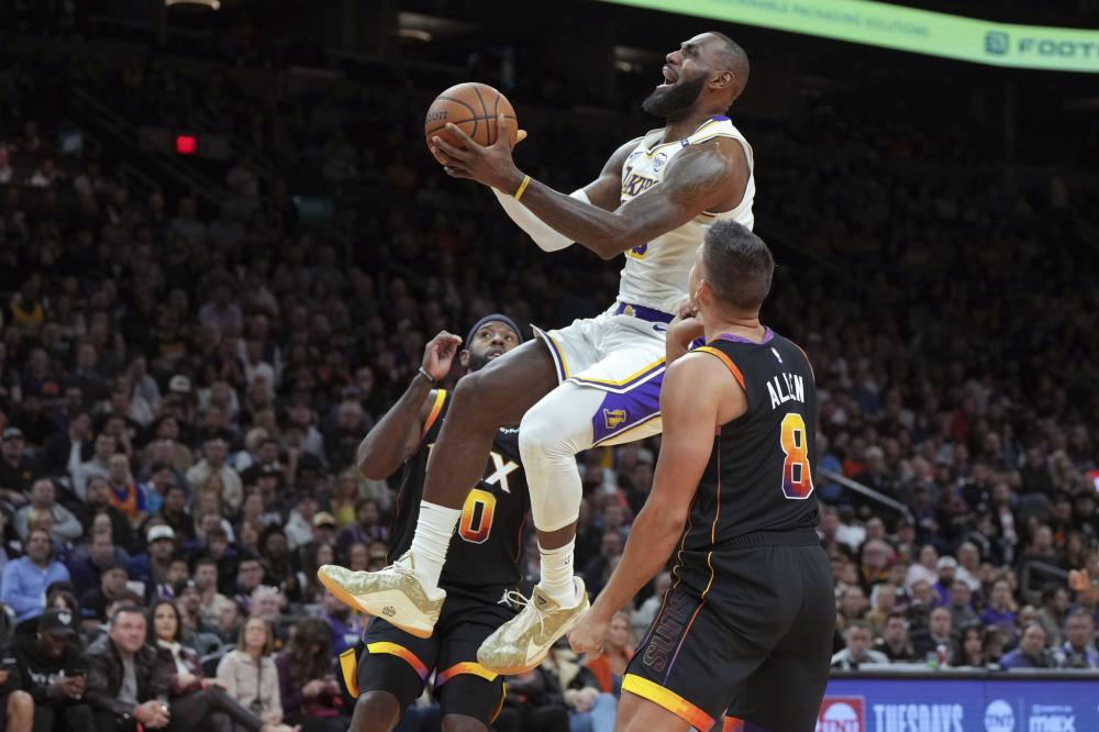 场内的激烈 场内的激烈