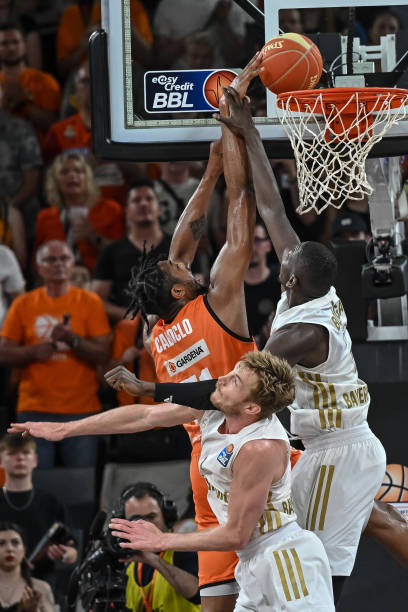 责任引领球 责任引领球