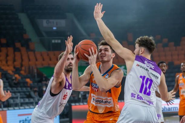 以无可争议 以无可争议